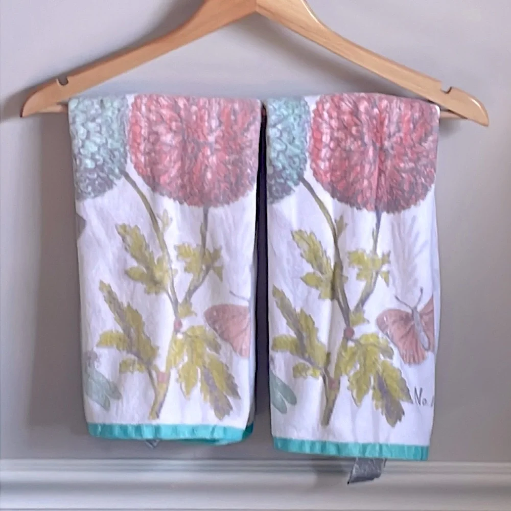 Boho Hand Towels Set of ✌🏼. 🌾🦋🌼🌸